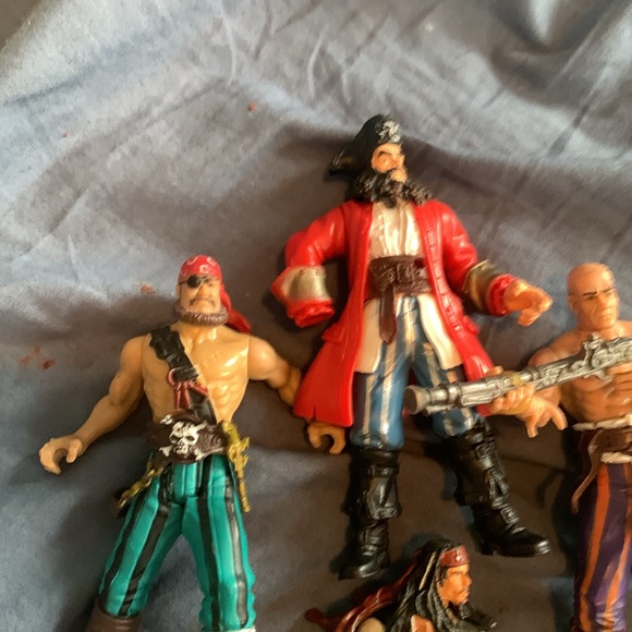 Assorted Pirate action figures - Picture 4 of 4